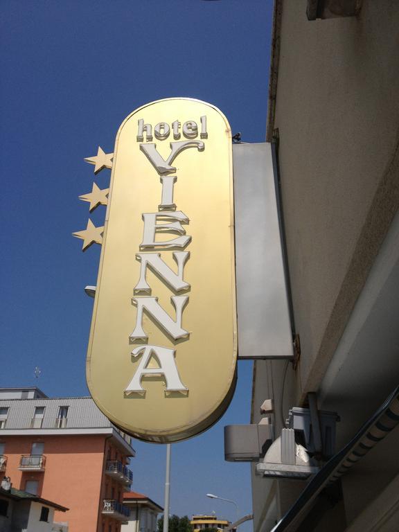 Hotel Vienna Сенигаллия Экстерьер фото